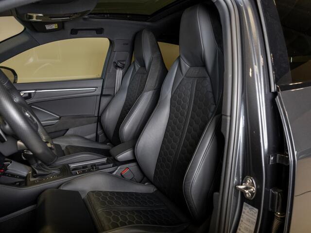 Audi RS Q3 Sportback TFSI / 400pk / Panorama dak / Keramische remschijven / RS Sportuitlaat /