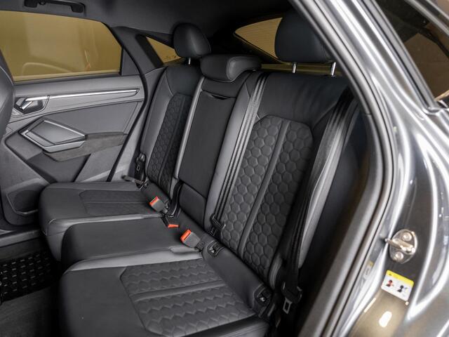 Audi RS Q3 Sportback TFSI / 400pk / Panorama dak / Keramische remschijven / RS Sportuitlaat /
