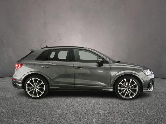 Audi RS Q3 TFSI | Adaptieve Cruise | Adaptieve Demping Systeem | Trekhaak | Matrix LED | Camera | Ambiance Verlichting | Assistentie Pakket | LED-lichtpakket |