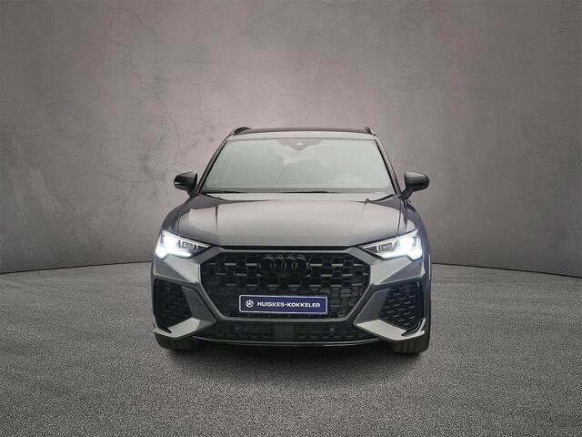 Audi RS Q3 TFSI | Adaptieve Cruise | Adaptieve Demping Systeem | Trekhaak | Matrix LED | Camera | Ambiance Verlichting | Assistentie Pakket | LED-lichtpakket |