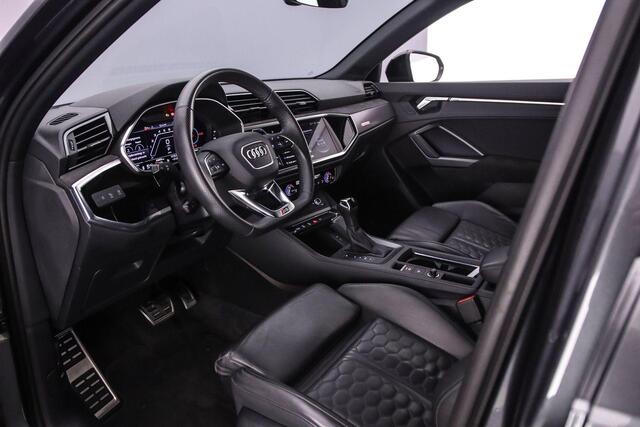 Audi RS Q3 TFSI | Adaptieve Cruise | Adaptieve Demping Systeem | Trekhaak | Matrix LED | Camera | Ambiance Verlichting | Assistentie Pakket | LED-lichtpakket |