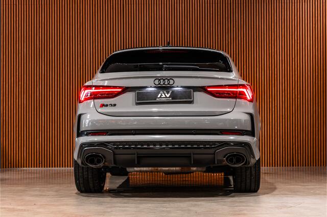 Audi RS Q3 RSQ3 2.5 TFSI 400 PK Sportback | Panorama | B&O 3D | Matrix | ACC | DCC Memory | RS Zetels | Sportuitlaat | Keramische coating | Sfeerverlichting | Dealer onderhouden | Nieuwe remmen rondom