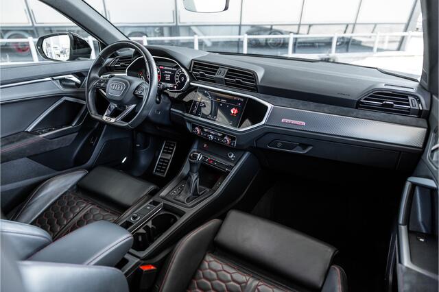Audi RS Q3 RSQ3 2.5 TFSI 400 PK Sportback | Panorama | B&O 3D | Matrix | ACC | DCC Memory | RS Zetels | Sportuitlaat | Keramische coating | Sfeerverlichting | Dealer onderhouden | Nieuwe remmen rondom
