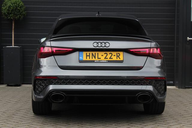 Audi RS3 Limousine 2.5 TFSI Quattro | Keramisch | HUD | Massage