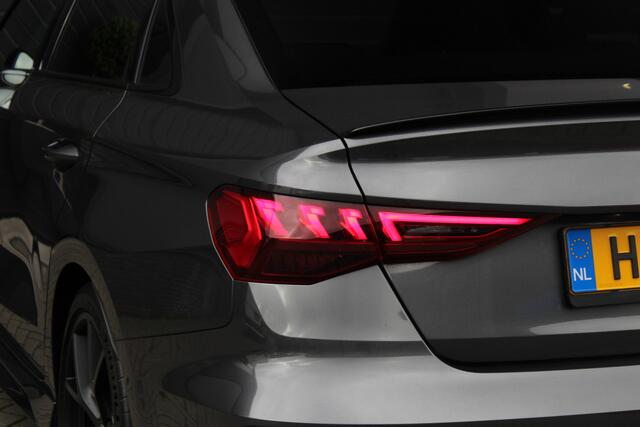 Audi RS3 Limousine 2.5 TFSI Quattro | Keramisch | HUD | Massage