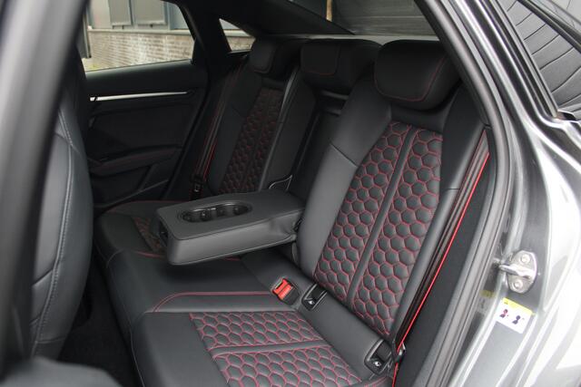 Audi RS3 Limousine 2.5 TFSI Quattro | Keramisch | HUD | Massage
