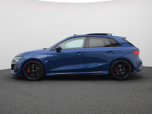 Audi RS3 Sportback 2.5 TFSI RS 3 quattro 400PK S-Tronic Panoramadak, Keyless, Elektrische achterklep, Sportuitlaat, Elektrisch inklapbare spiegels, Side assist, Bang&Olufsen soundsysteem
