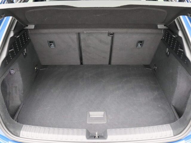 Audi RS3 Sportback 2.5 TFSI RS 3 quattro 400PK S-Tronic Panoramadak, Keyless, Elektrische achterklep, Sportuitlaat, Elektrisch inklapbare spiegels, Side assist, Bang&Olufsen soundsysteem