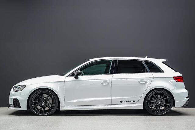 Audi RS3 Sportback 2.5 400pk TFSI quattro |RS-stoelen|ABT|custom stuur|bluetooth|navigatie|stoelverwarming|parkeersensoren voor en achter|LED-dagrijverlichting|