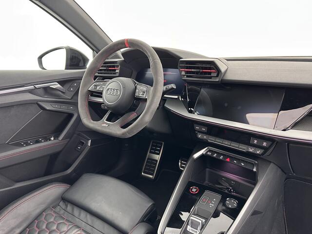 Audi RS3 Sportback 2.5 TFSI quattro Aut. *PANO | HEAD-UP | MATRIX-LED | FULL-LED | ADAPTIVE-CRUISE | BLIND-SPOT | MEMORY-PACK | KEYLESS | SPORT-SEATS | CAMERA | DIGI-COCKPIT | AMBIENT-LIGHT | 19''ALU*