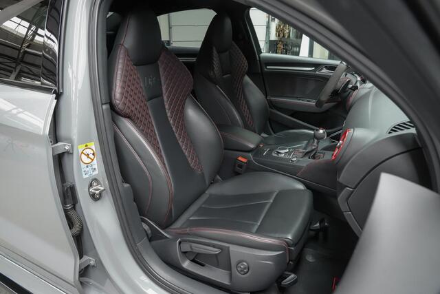 Audi RS3 Limousine 2.5 460pk TFSI quattro |APR stage 1|APR carbon air intake|Akrapovic|RS-stoelen|Bang&Olufsen|digital cockpit|Apple Carplay|Matrix-LED|blind spot|