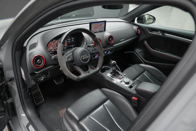 Audi RS3 Limousine 2.5 460pk TFSI quattro |APR stage 1|APR carbon air intake|Akrapovic|RS-stoelen|Bang&Olufsen|digital cockpit|Apple Carplay|Matrix-LED|blind spot|