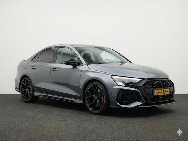 Audi RS3 A3 Limousine 2.5 TFSI quattro 400pk | Panoramadak | 3-spaaks sport afgevlakt stuurwiel | Adaptief onderstel | SONOS Premium 3D Audio