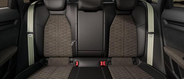 Audi RS3 Sportback quattro competition limited nr. 594 | Lak Gletsjerwit mat Exclusive | RS schaalstoelen exclusive | Panoramadak | Head-up Display | Carbon dakspoiler |