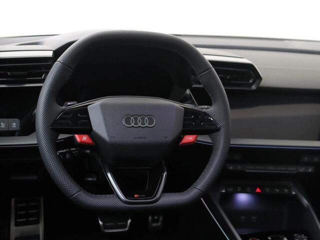 Audi RS3 Sportback 2.5 TFSI RS 3 quattro | Panoramadak | Achteruitrijcamera | RS-sportuitlaatsysteem | Navigatie Plus | Virtual cockpit Plus | LED matrix verlichting | Comfortpakket pro | SONOS |