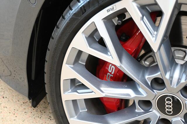 Audi RS3 Limousine 2.5 TFSI 400pk quattro | NL-auto | Matrix | Leder | Panoramadak | 100% (Dealer) onderhouden label