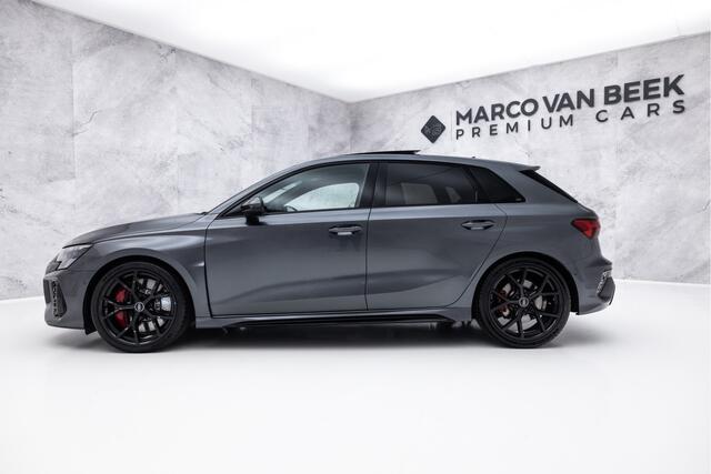 Audi RS3 Sportback 2.5 TFSI Quattro | Pano | B&O | Sportuitlaat | RS Design Rood