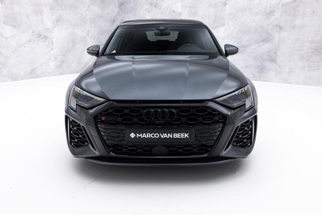 Audi RS3 Sportback 2.5 TFSI Quattro | Pano | B&O | Sportuitlaat | RS Design Rood