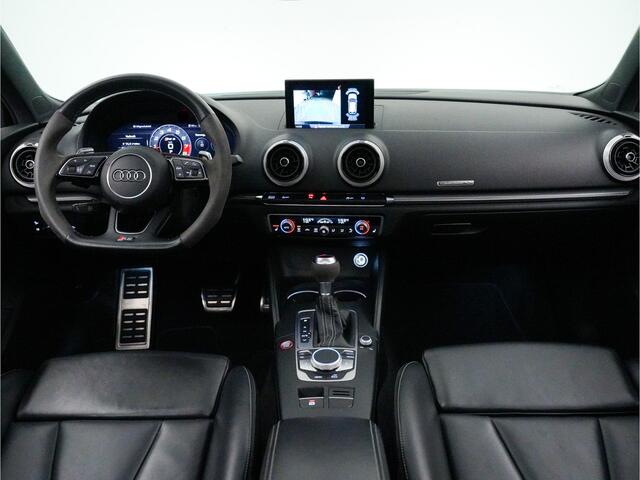 Audi RS3 Sportback 2.5 TFSI 550pk quattro Panoramadak, Carbon intake, Schaalstoelen, Dealer-onderhouden