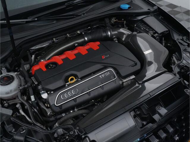 Audi RS3 Sportback 2.5 TFSI 550pk quattro Panoramadak, Carbon intake, Schaalstoelen, Dealer-onderhouden