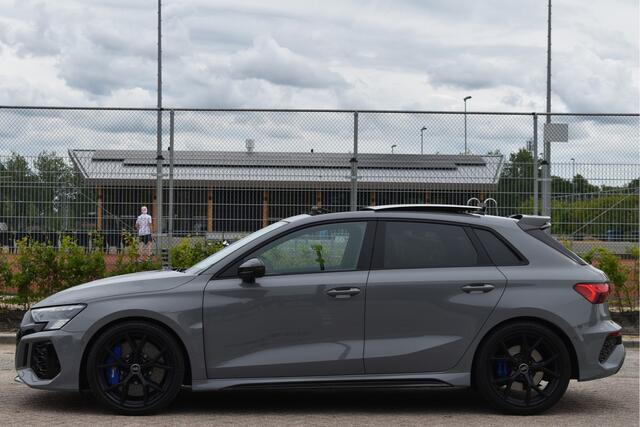 Audi RS3 2.5 TFSI quattro 400 PK RS-Dynamic | Vol | B&O | Keyless | HUD | Keramisch | Massagestoelen | Camera | Open dak