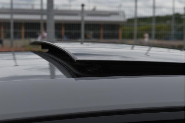 Audi RS3 2.5 TFSI quattro 400 PK RS-Dynamic | Vol | B&O | Keyless | HUD | Keramisch | Massagestoelen | Camera | Open dak
