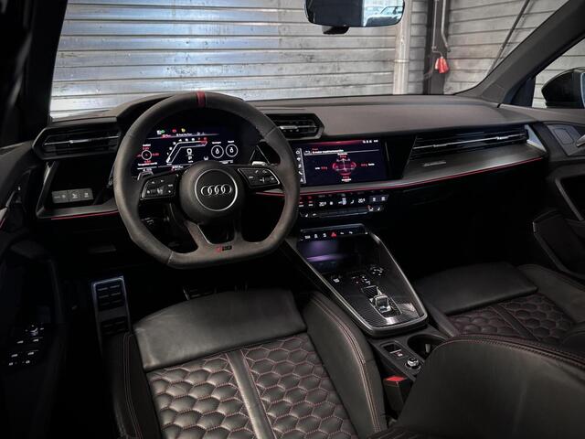 Audi RS3 2.5 TFSI Limousine Quattro 400pk | Panodak | RS Zetels | B&O | A