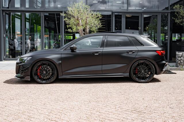 Audi RS3 Sportback ABT RS3-R 1/125 510pk quattro | ABT Carbon bodykit | ABT Forged velgen | RS schaalstoelen | Panorama dak | SONOS | Head up | Achteruitrijcamera | Verwarmde voorstoelen