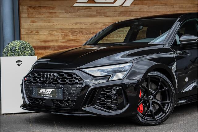 Audi RS3 2.5 TFSI quattro Volle BPM **Ceramic/Fabriekgarantie/Pano.dak/360/RS leder/PPF/OPF Delete**