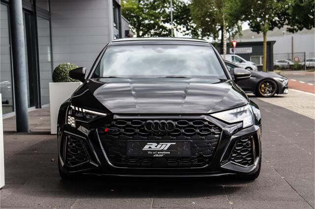 Audi RS3 2.5 TFSI quattro Volle BPM **Ceramic/Fabriekgarantie/Pano.dak/360/RS leder/PPF/OPF Delete**