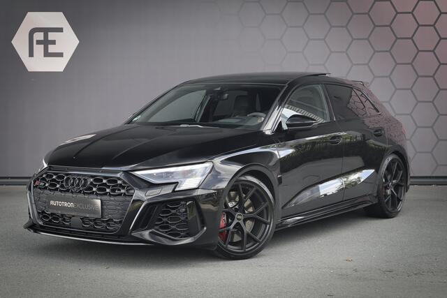 Audi RS3 Sportback 2.5 TFSI RS 3 quattro | MASSAGE | RS STOELEN | PANORAMADAK | CAMERA | CARBONSPOILER | SFEERVERLICHTING |