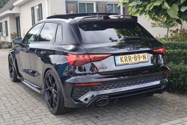 Audi RS3 Sportback (400PK) Keramisch/Pano/RS uitlaat/HUD/VOL opties!