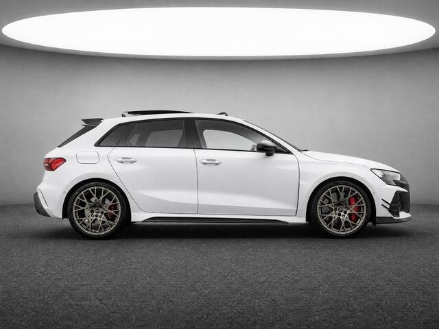 Audi RS3 Sportback 2.5 TFSI quattro 400 PK competition limited 593/750 · Audi Exclusive Gletsjerwit Mat Effect · Head-Up display · Sonos Premium 3D · Panorama dak · RS sportuitlaat