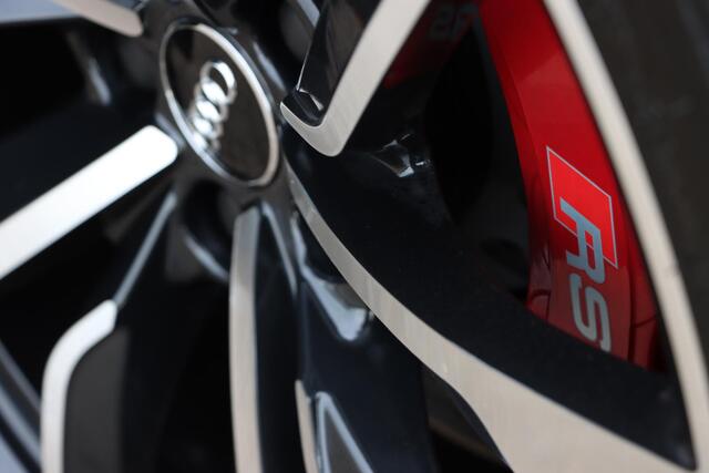 Audi RS4 Avant 2.9 TFSI quattro 450pk Tiptronic | Lederen massagestoelen | HUD | Panoramadak | B&O