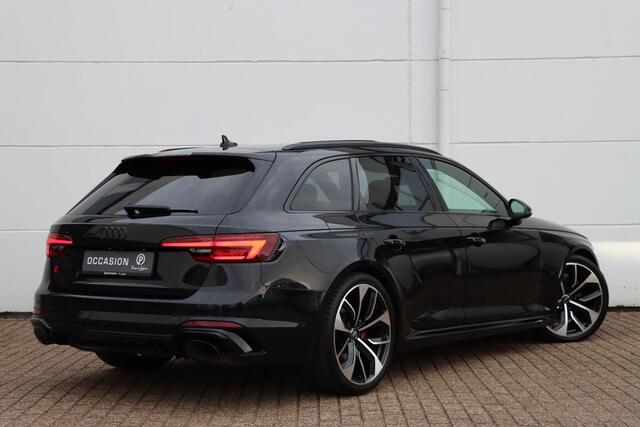 Audi RS4 Avant 2.9 TFSI quattro 450pk Tiptronic | Lederen massagestoelen | HUD | Panoramadak | B&O