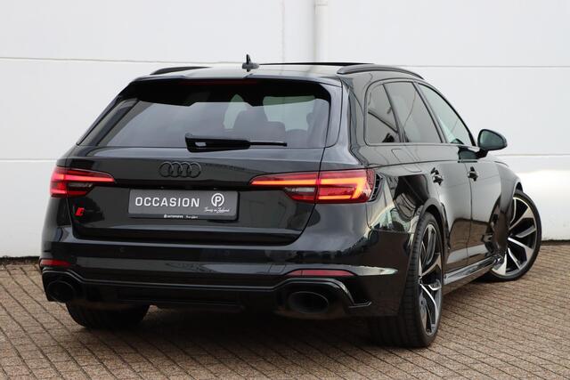 Audi RS4 Avant 2.9 TFSI quattro 450pk Tiptronic | Lederen massagestoelen | HUD | Panoramadak | B&O
