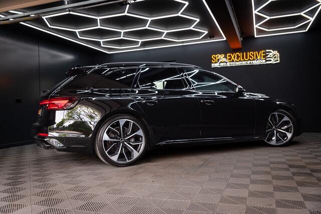 Audi RS4 A4 Avant 2.9 TFSI quattro / Keramisch / RS Dynamic / B&O / Matrix / Keyless /