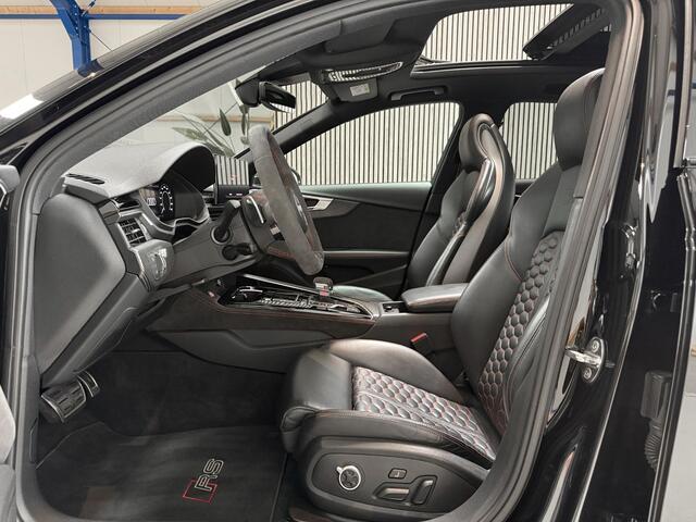 Audi RS4 Avant 2.9 TFSI Quattro - FACELIFT - KERAMISCHE REMMEN - CARBON PAKKET - PANORAMADAK - 280 KM/H - SPORTUITLAAT - ALCANTARA PAKKET