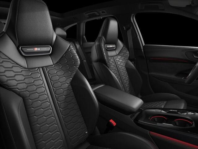 Audi RS5 Avant e-hybrid 470 kW / 639 pk | Audi Sportpakket | Optiekpakket carbon | RS keramische remmen brons | Panorama-glasdak |
