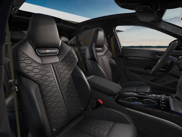 Audi RS5 Limousine 2.9 TFSI 639pk quattro | Keramische remmen | Audi Sportpakket | Optiekpakket Carbon Camouflage | Panoramadak | | Head-up