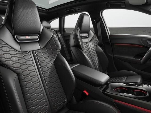 Audi RS5 Avant e-hybrid 470 kW / 639 pk | Audi Sportpakket | Amethyst Porsche kleur | Panorama-glasdak | Head-up display |