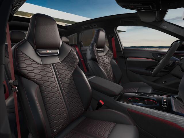 Audi RS5 Avant RS 5 e-hybrid quattro | VERWACHT 10-2026 | KERAMISCH | PANO | HUD | CARBON EXT. | SPORT PAKKET |