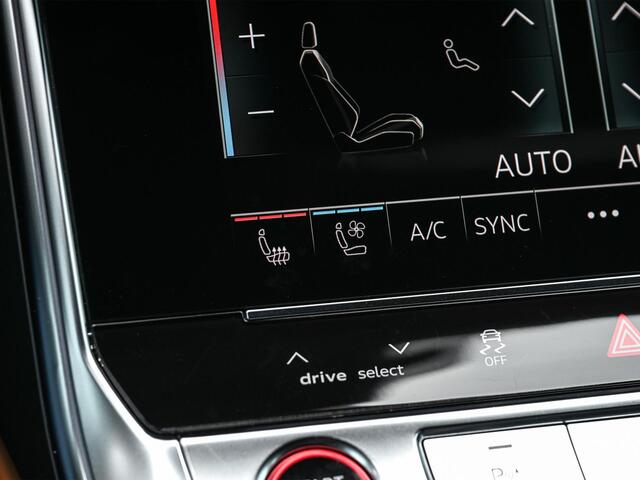 Audi RS6 A6 Avant TFSI quattro | Panoramadak | Achterasbesturing | 360 Camera | HUD | B&O | Carbon Inleg | Sportdifferentieel | Stoelverwarming + Ventilatie | Luchtvering | Soft Close | Stuurverwarming |