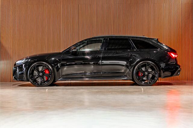 Audi RS6 Avant 4.0 TFSI Quattro | Keramisch | Dynamic + | Milltek | Carbon | Panorama | B&O Advanced | Nachtzicht | 4-wielbesturing | Stoelventilatie | Softclose | Head-Up | Standkachel | Laser | Keramische coating