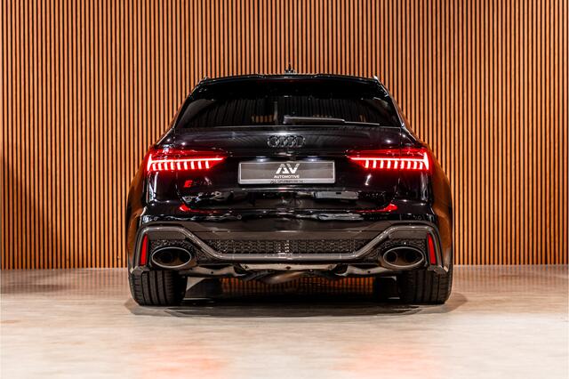 Audi RS6 Avant 4.0 TFSI Quattro | Keramisch | Dynamic + | Milltek | Carbon | Panorama | B&O Advanced | Nachtzicht | 4-wielbesturing | Stoelventilatie | Softclose | Head-Up | Standkachel | Laser | Keramische coating