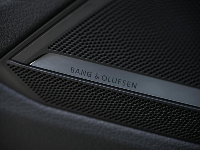 Audi RS6 A6 Avant TFSI quattro | Achterasbesturing | VOSSEN Velgen | B&O | 360 Camera | Luchtvering | Memory Seat | Stoelverwarming V+A | Stuurverwarming | Ambiance Interieur | Trekhaak |