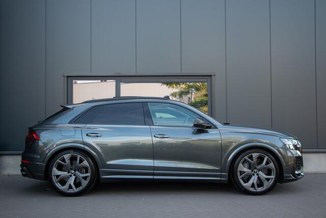 Audi RSQ8 4.0 TFSI 600PK | ACC | Keramische | BTW | B&O+ | 360 Cam | Carbon | Lane & Side Assist | Pano | 23" | Black Pack | Massage + Ventilatie | RS Dynamic + | Ventilatie | Apple & Android Carplay | Achterasbesturing | Softclose | Alcantara Hemel | Alarm | Leder