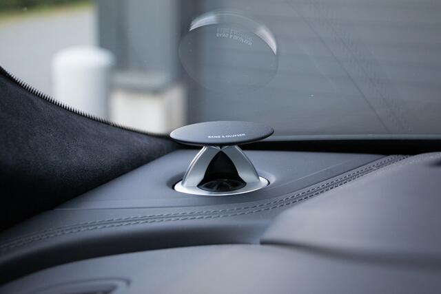 Audi RSQ8 4.0 TFSI 600PK | ACC | Keramische | BTW | B&O+ | 360 Cam | Carbon | Lane & Side Assist | Pano | 23" | Black Pack | Massage + Ventilatie | RS Dynamic + | Ventilatie | Apple & Android Carplay | Achterasbesturing | Softclose | Alcantara Hemel | Alarm | Leder