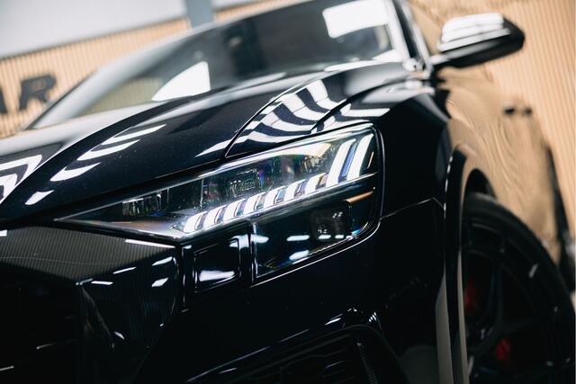 Audi RSQ8 4.0 TFSI quattro | B/O 3D | Carbon interieur en exterieur | Vossen | Rode Stiksels | Trekhaak |
