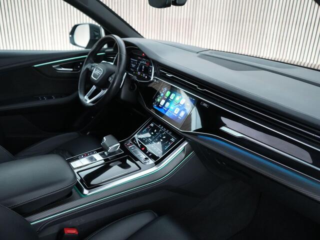 Audi RSQ8 quattro 4.0 600pk TFSI |23" custom|Dynamic plus|keramisch|achteras besturing|pano|massage|HUD|B&O|memory|carbon interieur|blind spot|Apple Carplay|parkeer camera|elek. trekhaak|